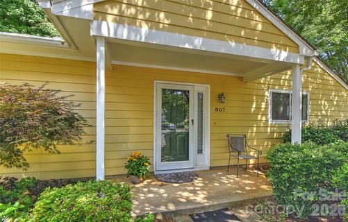 807 Sardis Cove Drive active townhome in Sardis Cove, Charlotte, NC
