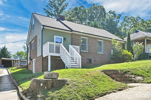 10 Enka Oak Street active home in Enka Park, Candler, NC