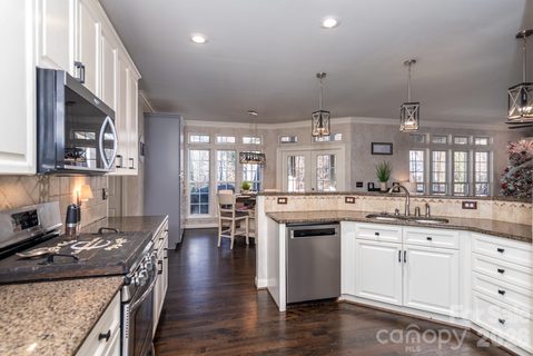 Homes in Muirfield, Mooresville