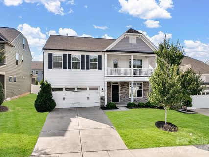 7122 Astella Way active home in Walnut Creek, Lancaster, SC