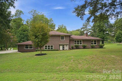 181 Woodlynn Drive sold home in Coulwood Hills, Charlotte, NC