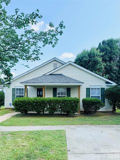 3008 Rockingham Court pending home in Southern Chase, Concord, NC