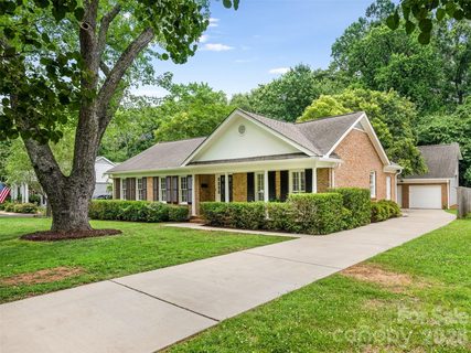 5020 Glenbrier Drive sold home in Coventry Woods, Charlotte, NC