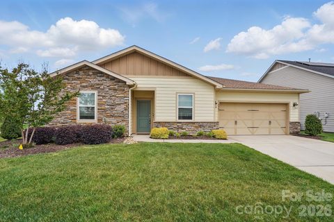 5247 Looking Glass Trail active home in Trilogy Lake Norman, Denver, NC