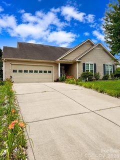 2855 Eagle View Place sold home in Ridge Crossing, Concord, NC