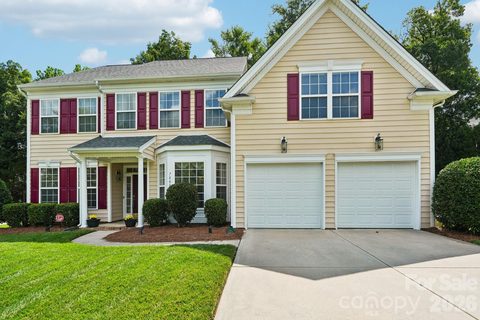 7809 Pinecroft Court pending home in Heatherstone, Harrisburg, NC