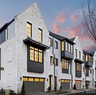 6105 Berryhill Towns Drive active townhome in Towns At Berryhill, Charlotte, NC