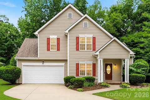 6337 Lily Pad Court pending home in Forest Pond, Charlotte, NC