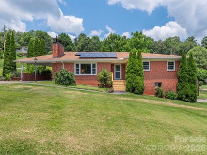 46 Flint Street sold home in Hendrixs Park Knoll, Waynesville, NC