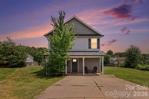6555 Wedron Court active home in Glenhaven, Charlotte, NC