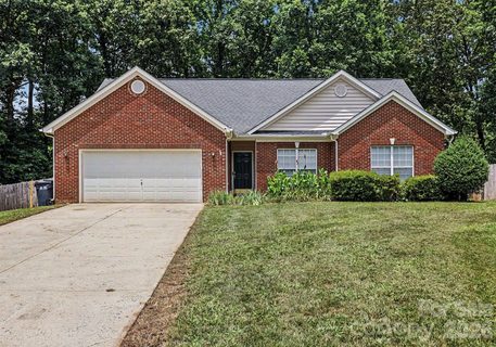 2922 Tallard Lane pending home in Providence Glen, Charlotte, NC
