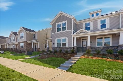 5205 Wyes Oak Lane active townhome in Cheyney, Charlotte, NC