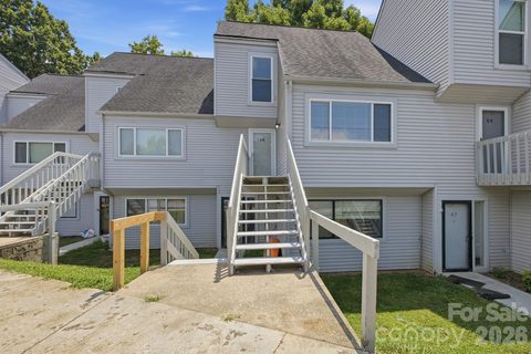 1050 21st Avenue active home in Quail Run, Hickory, NC