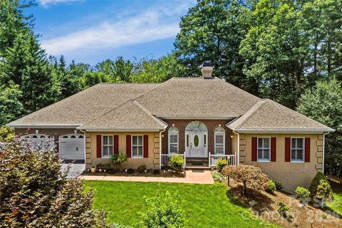 200 Teaberry Lane active home in 2600 Old Kanuga, Hendersonville, NC