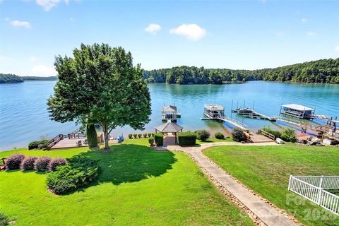 831 Lake Club Drive active home in Lake View, Nebo, NC