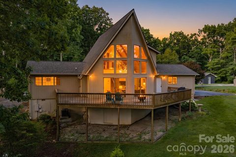 A home in Spruce Pine Golf And Country Club