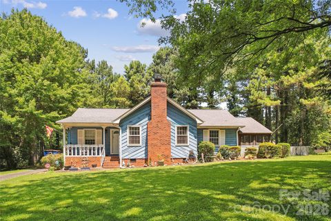 A home in Apple Creek