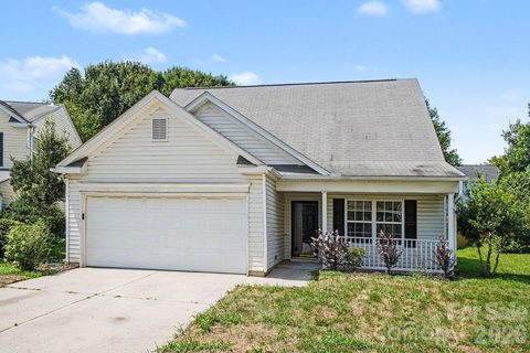 10411 Pickerel Lane pending home in Back Creek Chase, Charlotte, NC