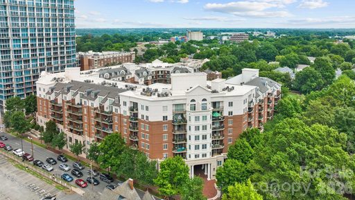 300 W 5th Street pending condo in Fifth And Poplar, Charlotte, NC