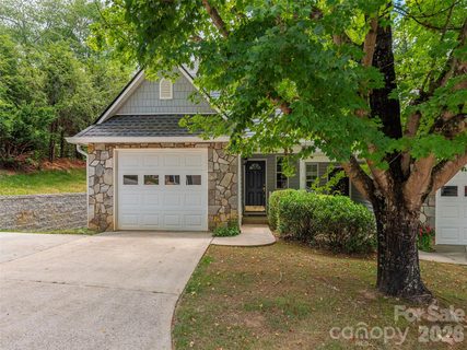 1 Willoughby Run Drive active home in Willoughby Run, Asheville, NC