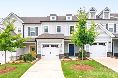 11012 Pagebrook Lane pending townhome in The Landings At Catawba River, Charlotte, NC