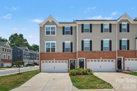 521 Moondance Drive active townhome in Tupelo, Gastonia, NC