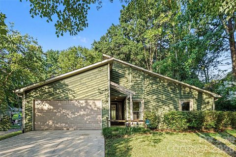 243 Vista Grande Circle sold home in Walden, Charlotte, NC