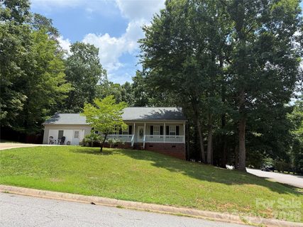 147 Valley Glen Drive active home in Meadow Glen, Troutman, NC