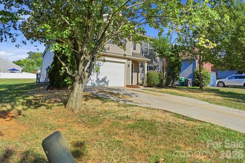 1528 Harland Street pending home in Glenhaven, Charlotte, NC