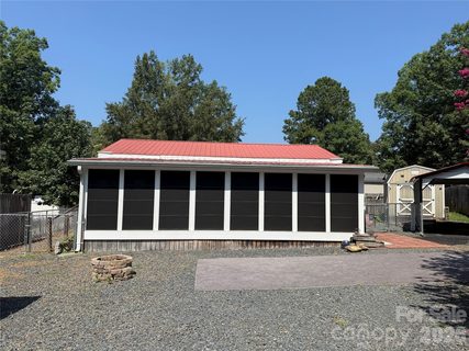 106 Anchor Court active home in Twin Harbor, Mount Gilead, NC