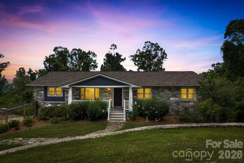 Homes in Royal Pines, Arden