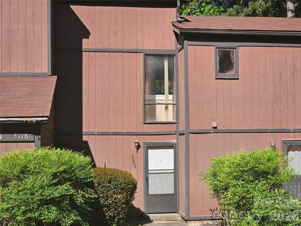 5322 Farm Pond Lane