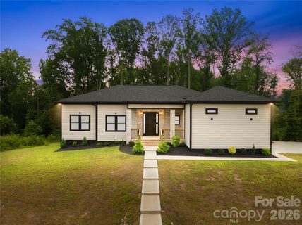 2004 Plain Field Drive active home in Bennington Estates, Bessemer City, NC