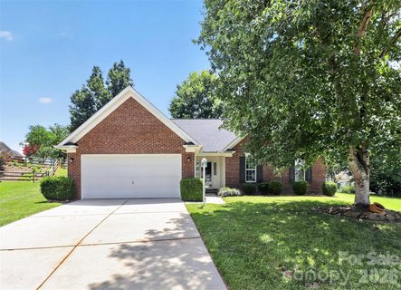 1048 Sandy Point Drive pending home in Boulder Creek, Concord, NC