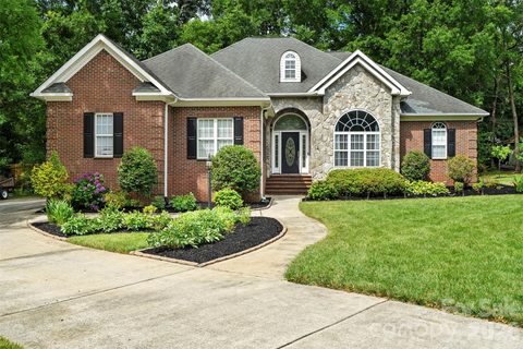 3003 Rochester Court active home in Yorkshire, Monroe, NC
