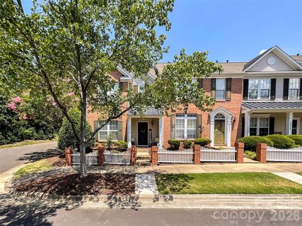 3901 D Christine Lane active townhome in Alma Village, Waxhaw, NC