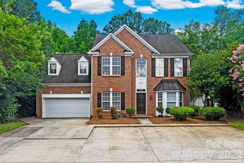 659 E Cheval Drive active home in Knightsbridge, Fort Mill, SC