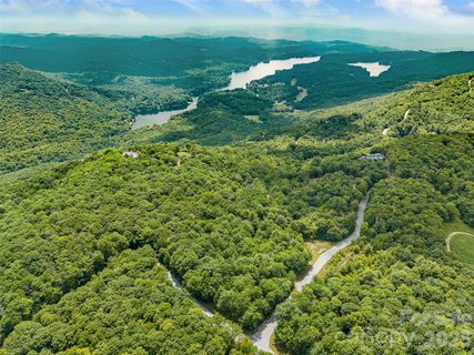 Lot 42 Spencer Lane active home in Lake Toxaway Estates, Lake Toxaway, NC