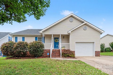 5044 Daffodil Lane pending home in Braxton Estates, Concord, NC