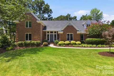 208 Kelly Court active home in Ardrey Acres, Fort Mill, SC