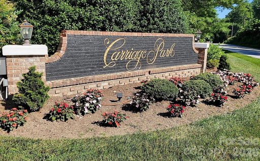 101 Wood Owl Court active lot in Carriage Park, Hendersonville, NC