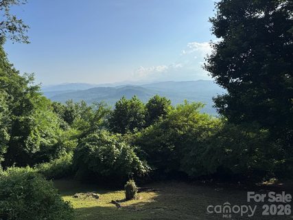 1347 Wipprecht Drive active home in Humpback Mountain Estates, Spruce Pine, NC