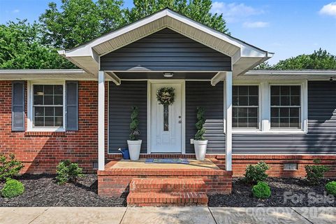 561 Primrose Lane sold home in Crestview, Concord, NC