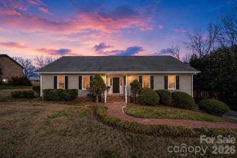 3718 Club House Drive