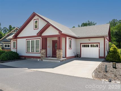 51 Verde Drive pending home in The Villages At Crest Mountain, Asheville, NC