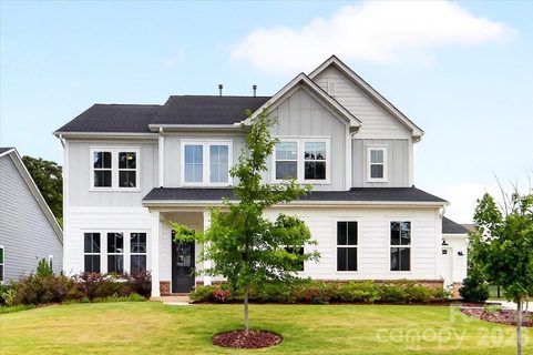 222 Lanyard Lane active home in McLean - South Shore, Belmont, NC