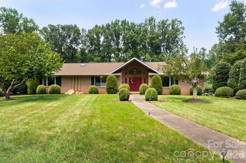 12 Highlander Lane active home in Featherstone Meadows, Hendersonville, NC