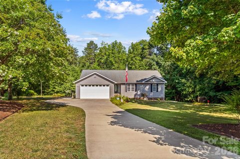 104 Parkers Grove Lane pending home in Three Oaks, Statesville, NC
