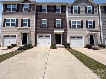 923 Taybyn Road active townhome in Glynwood Forest, Fort Mill, SC