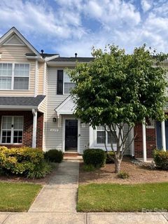 14315 Tranters Creek Lane active home in Bennington Place, Charlotte, NC